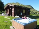 1 Bedroom Log Cabin Benearb with Hot Tub & Sauna in the Cairngorms, Scotland